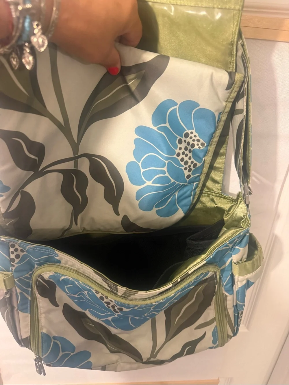 Ju-Ju-Be all diaper messenger bag in marvelous mums print